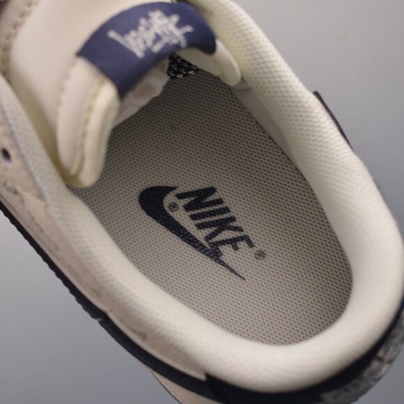 Fragment x Travis Scott x Stussy Sneaker - Picture 9 of 9